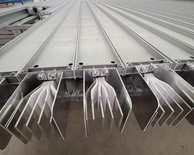 密集型母線(xiàn)槽